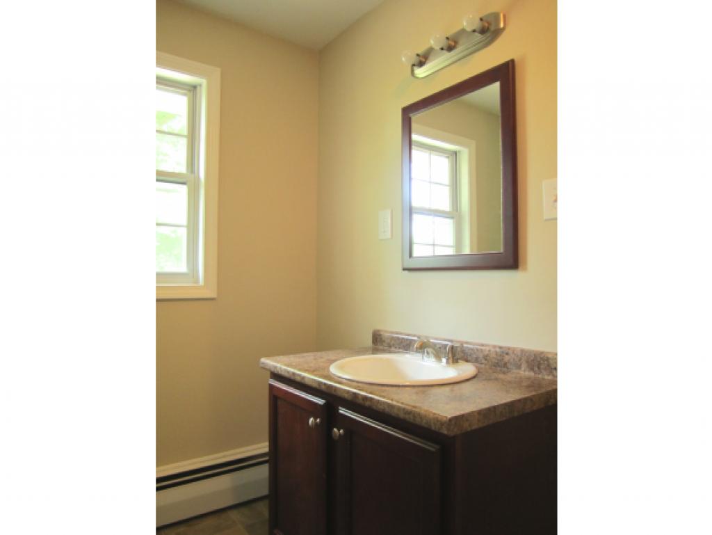 12 Folsom Road Derry, NH 03038 - Photo 22 of 31 Gallery Image 22