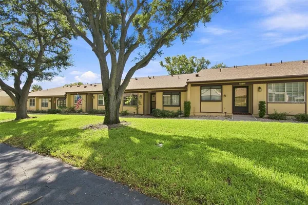 $125,000 | 11231 Dollar Lake Drive, Unit 4, Port Richey, FL 34668
