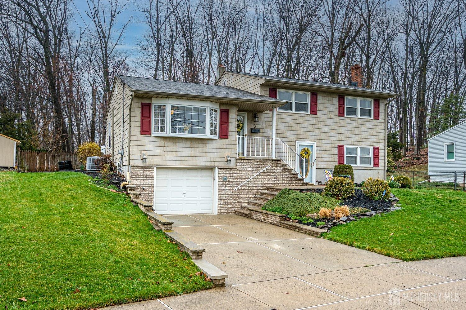 8 Adelphi Court Edison, NJ 08837 - Photo 2 of 36