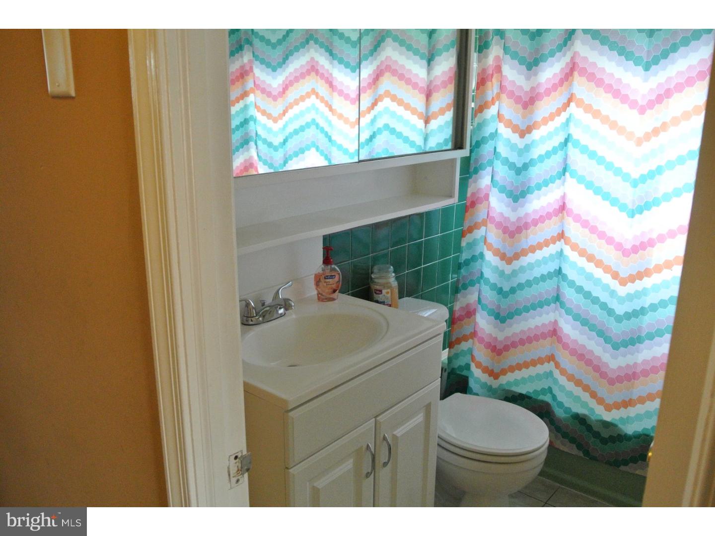 36 Canary Road Levittown, PA 19057 - Photo 18 of 23 Bathroom