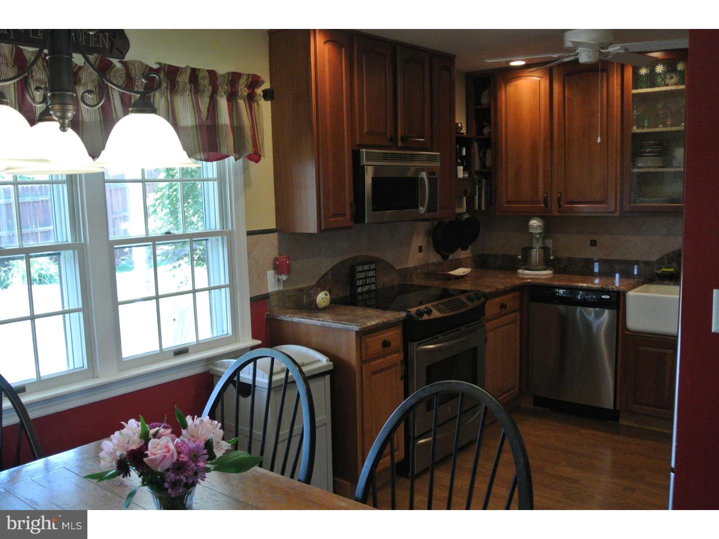 36 Canary Road Levittown, PA 19057 - Photo 3 of 23 Kitchen