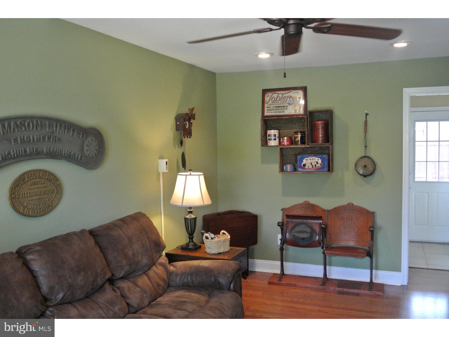 36 Canary Road Levittown, PA 19057 - Photo 8 of 23 Family Room