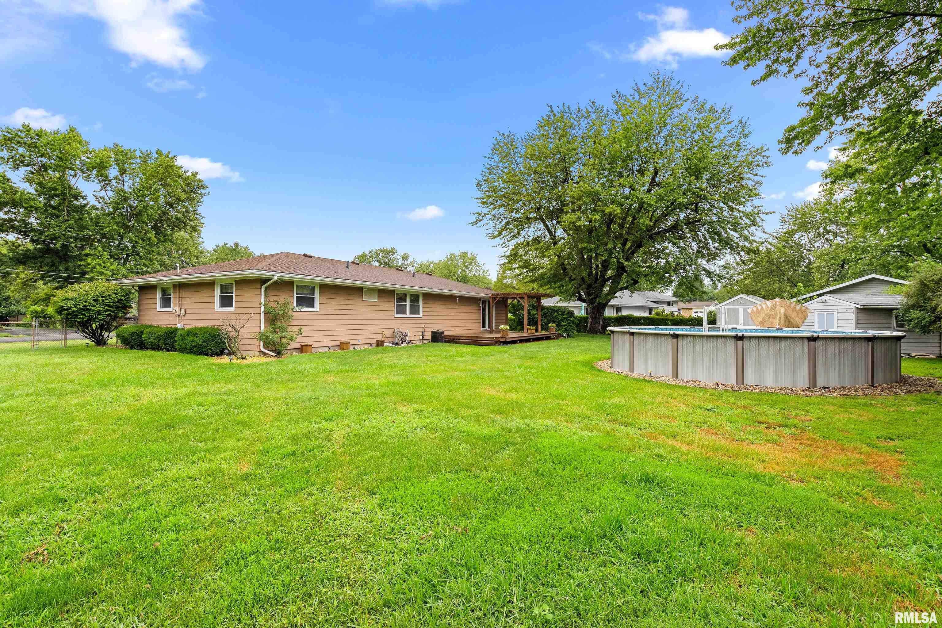 2825 Deveron Circle Pekin, IL 61554 - Photo 6 of 36