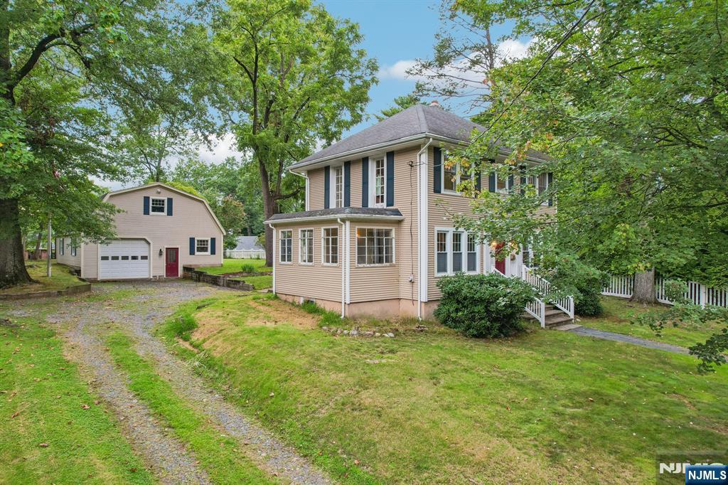 46 Schraalenburgh Road Haworth, NJ 07641 - Photo 6 of 42 Gallery Image 6
