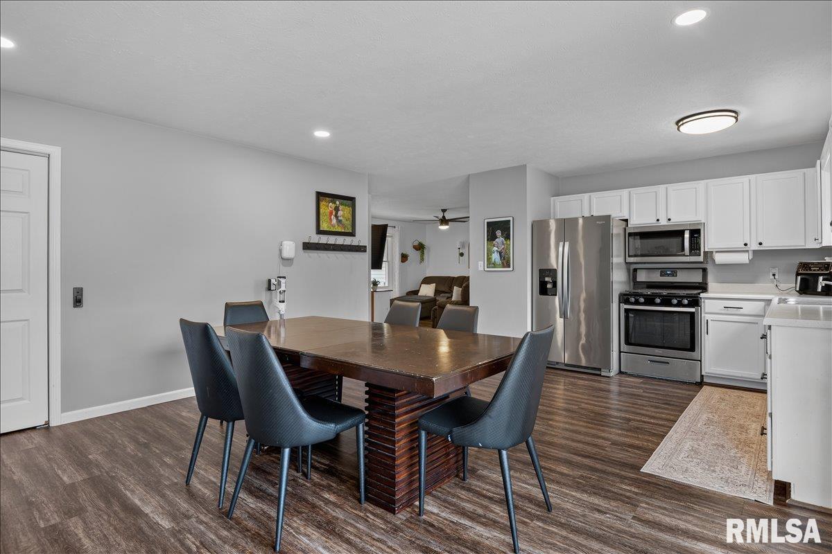 3824 Viking Boulevard Springfield, IL 62712 - Photo 10 of 37