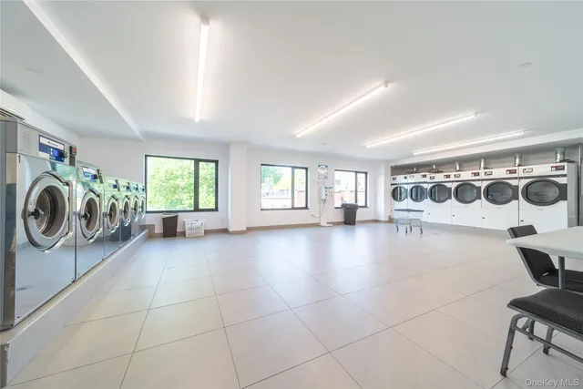 $564,000 | 62-98 Woodhaven Boulevard, Unit 4M | Middle Village