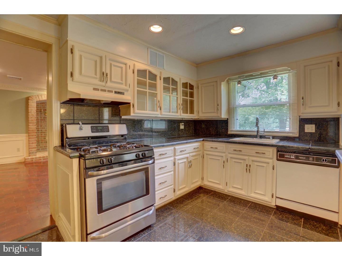 560 Truce Road New Providence, PA 17560 - Photo 4 of 14