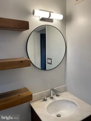 $1,550 | 210 Oakwood Street Southeast, Unit 308, Washington, DC 20032