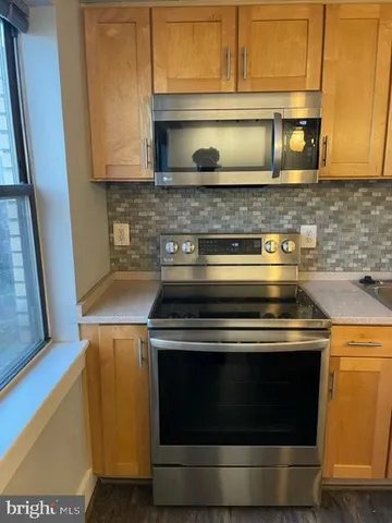 $1,550 | 210 Oakwood Street Southeast, Unit 308, Washington, DC 20032