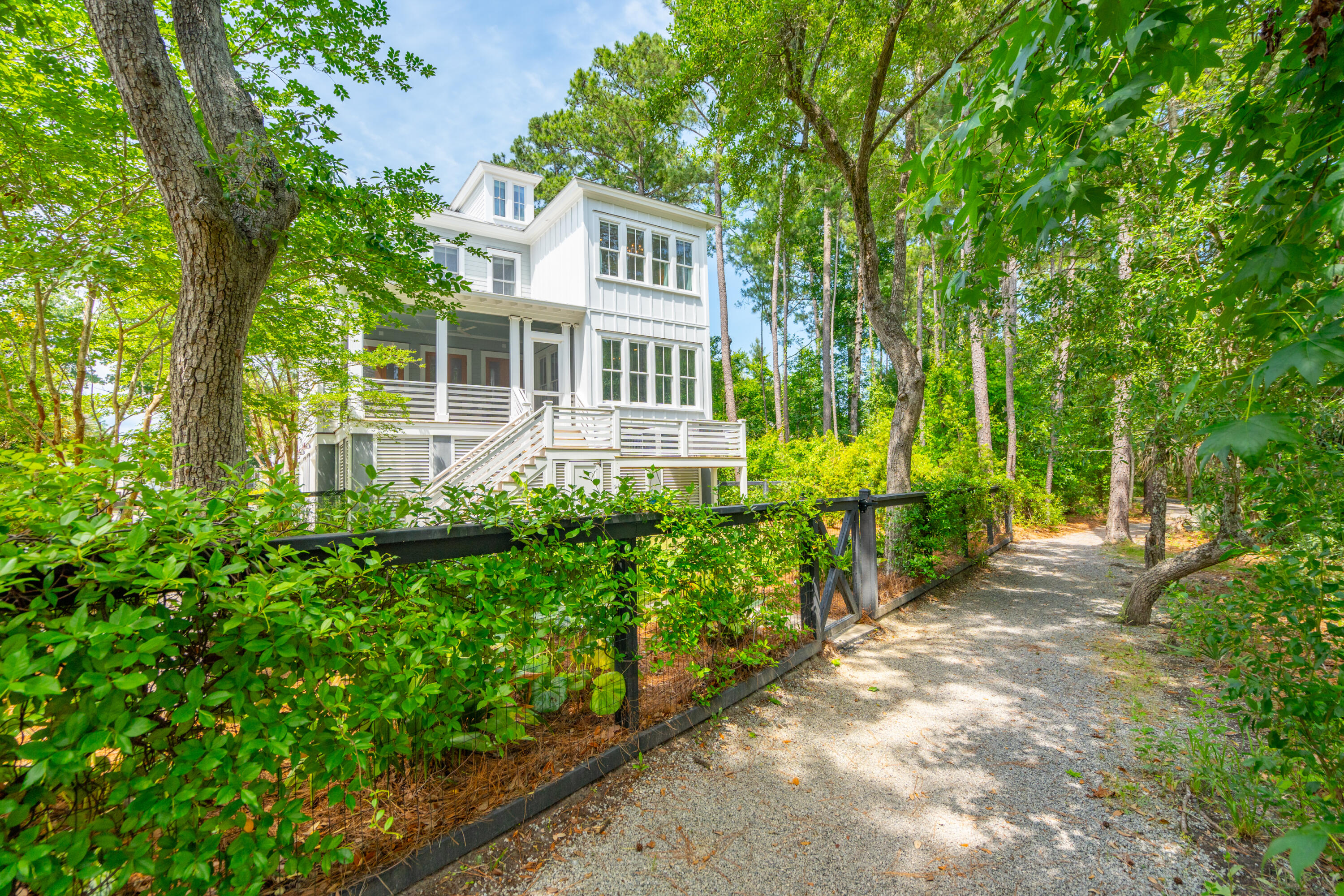 348 Bridgetown Pass Mount Pleasant, SC 29464 - Photo 4 of 14 348BridgetownPass-KeenEyeMarketing-078