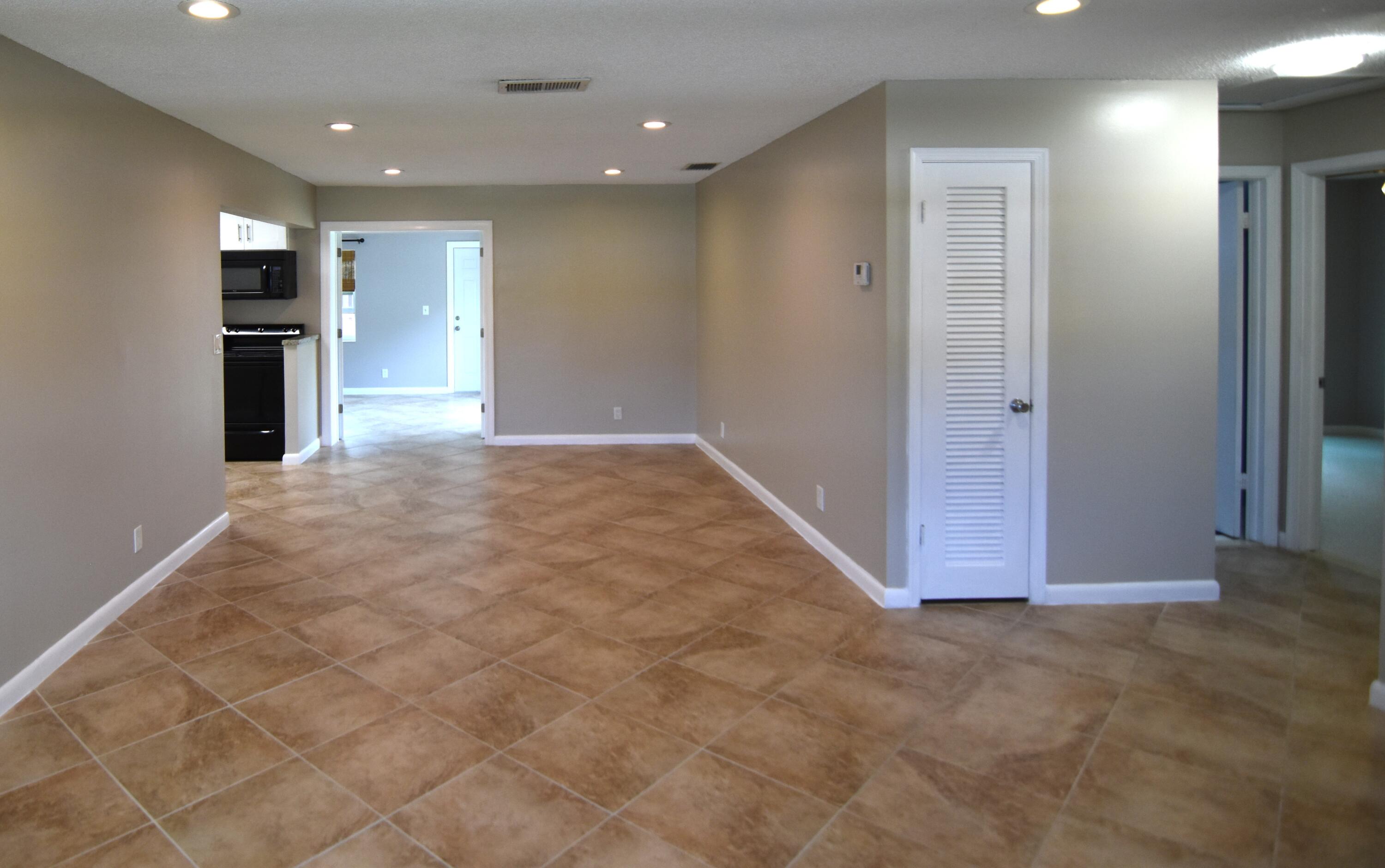 19287 Liberty Road Boca Raton, FL 33434 - Photo 11 of 20 FAMILY ROOM 2