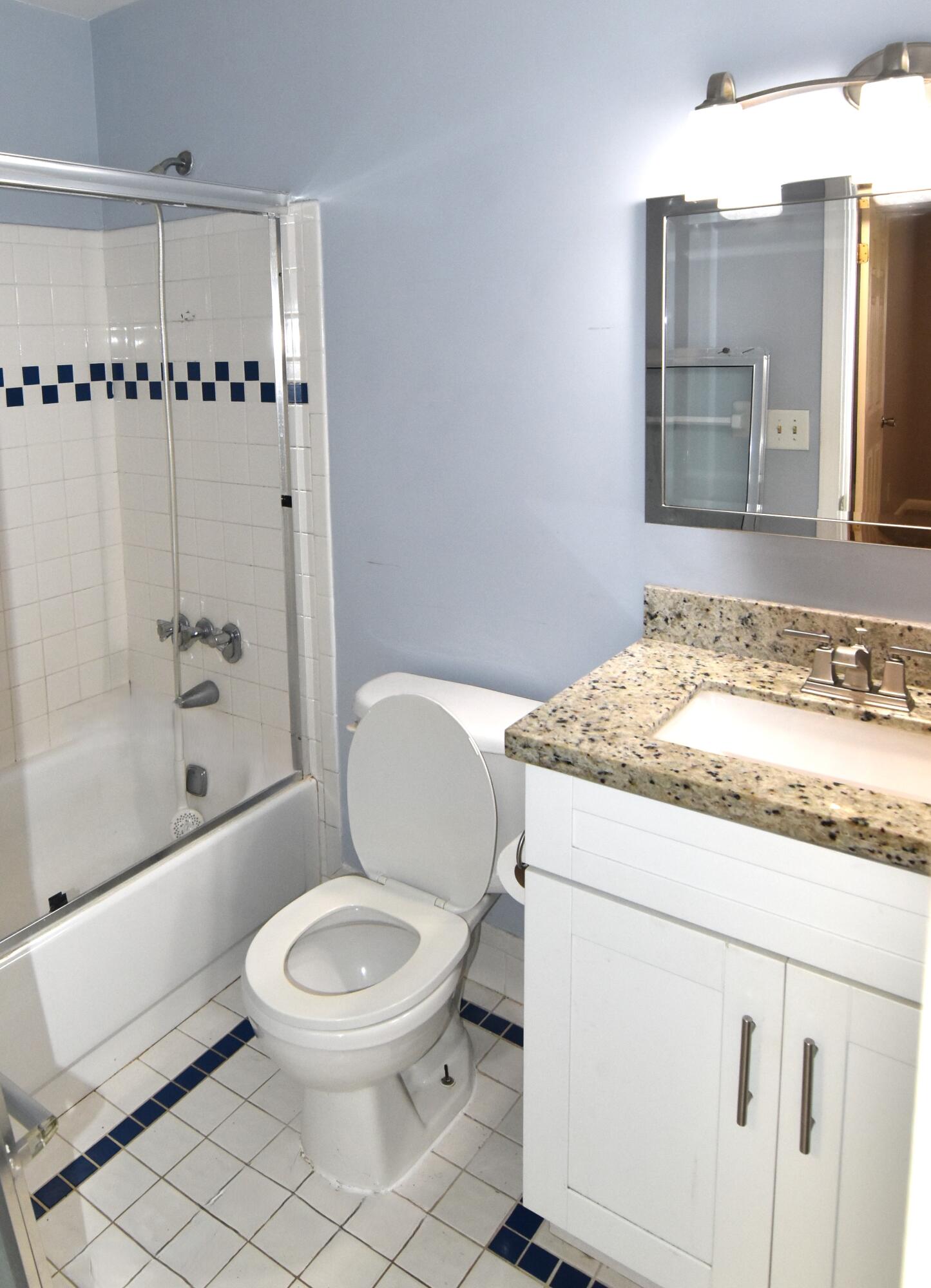 19287 Liberty Road Boca Raton, FL 33434 - Photo 15 of 20 GUEST BATHROOM 2