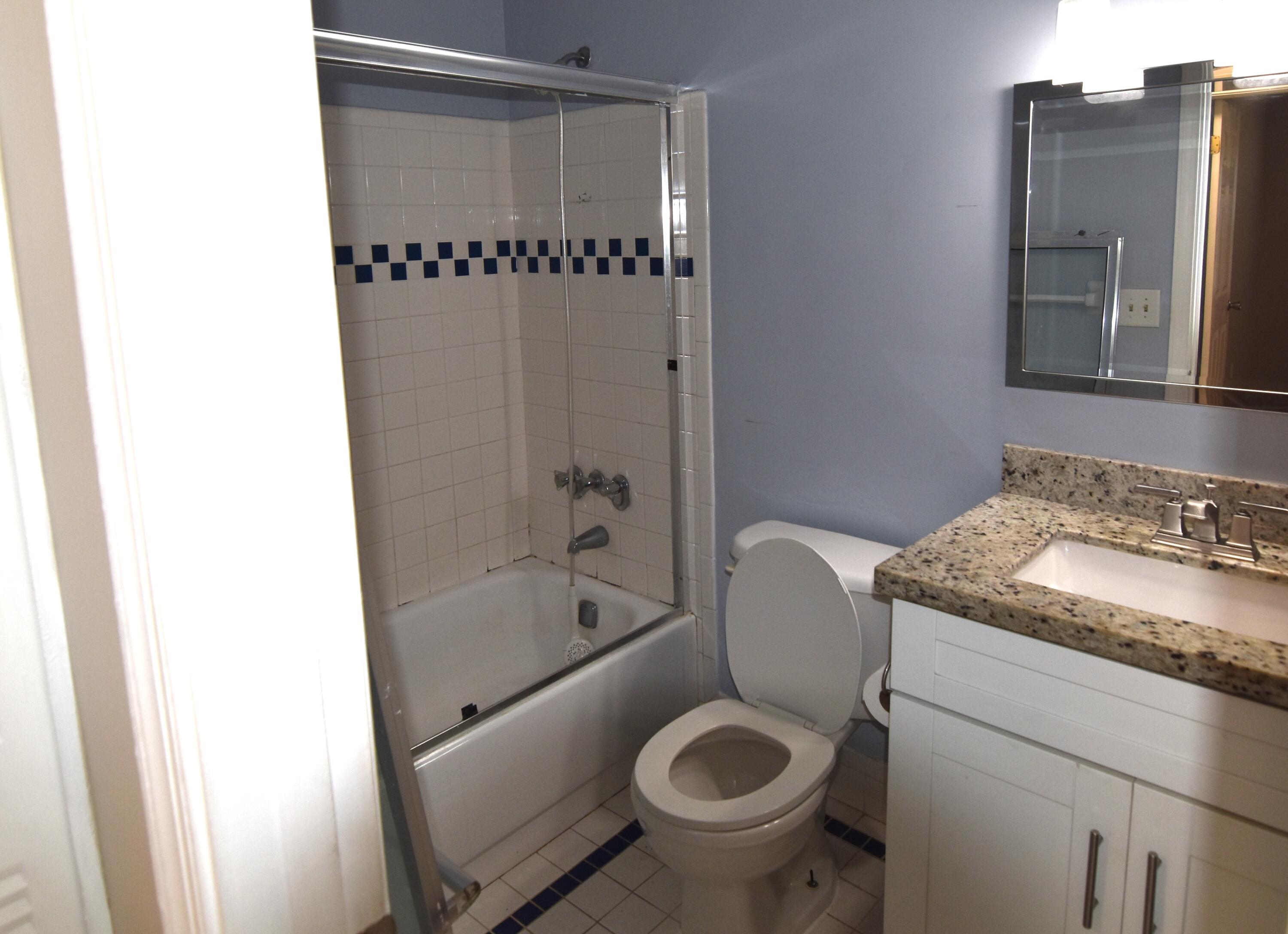 19287 Liberty Road Boca Raton, FL 33434 - Photo 16 of 20 GUEST BATHROOM