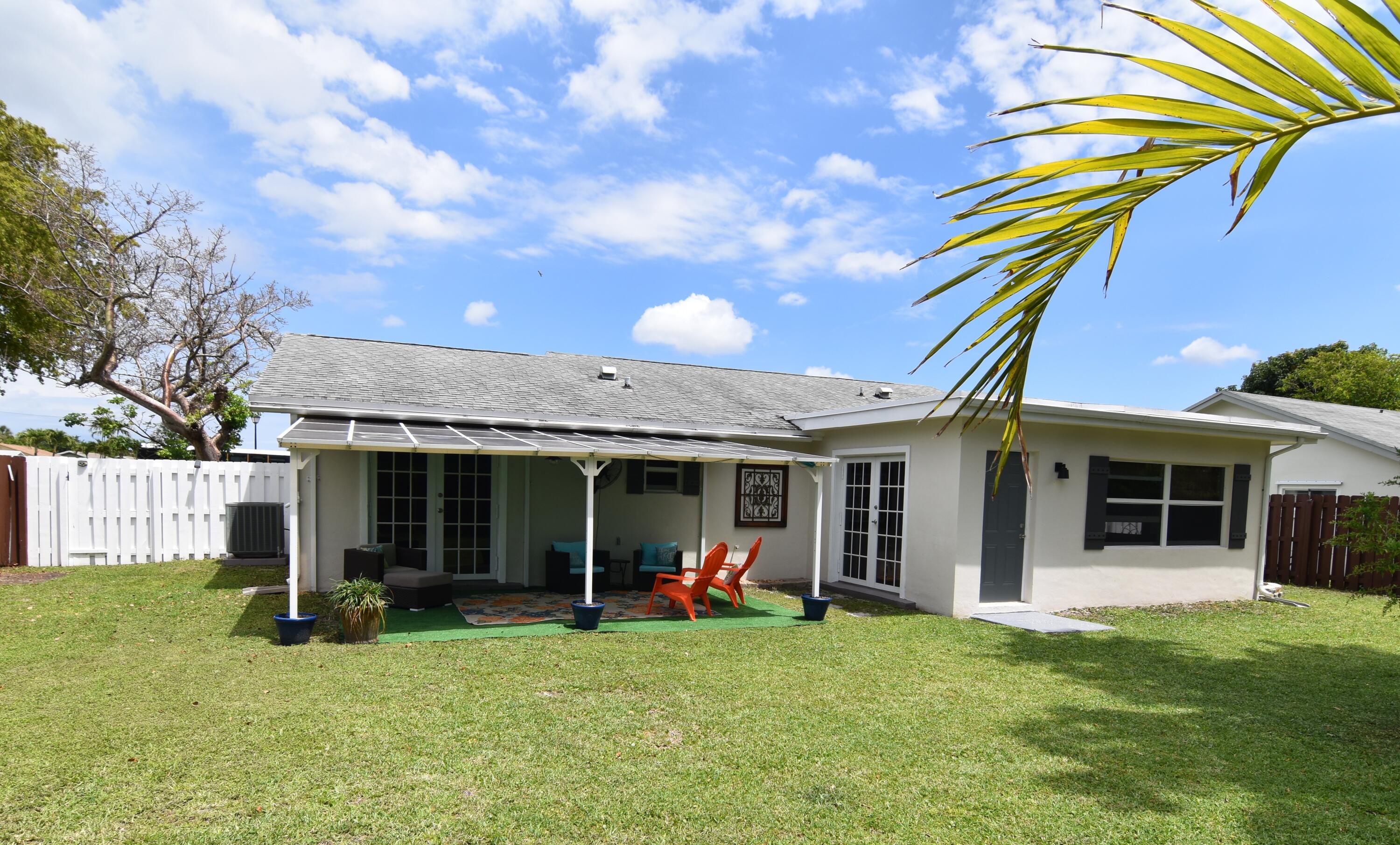 19287 Liberty Road Boca Raton, FL 33434 - Photo 2 of 20 YARD & PATIO