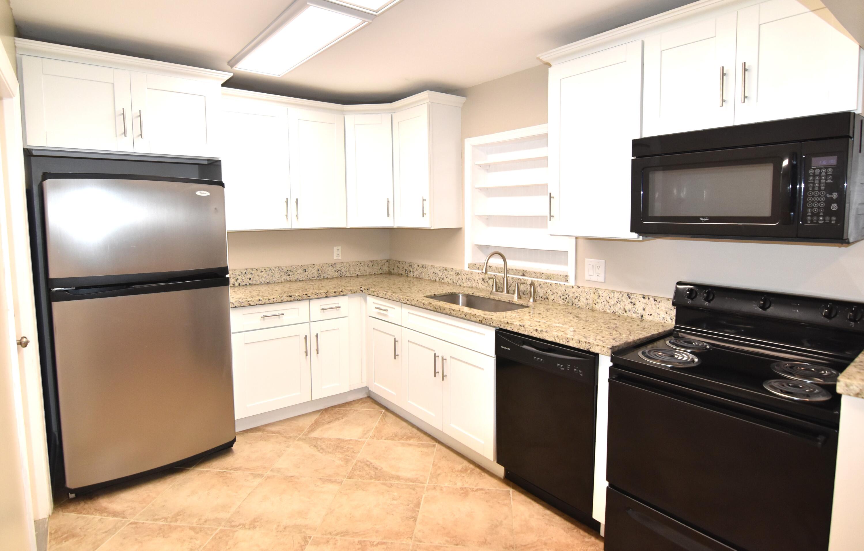 19287 Liberty Road Boca Raton, FL 33434 - Photo 4 of 20 KITCHEN