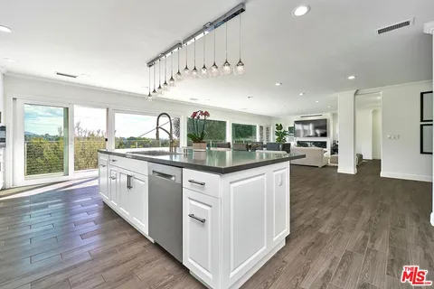 $3,350,000 | 4544 Daleridge Road, La Canada Flintridge, CA 91011