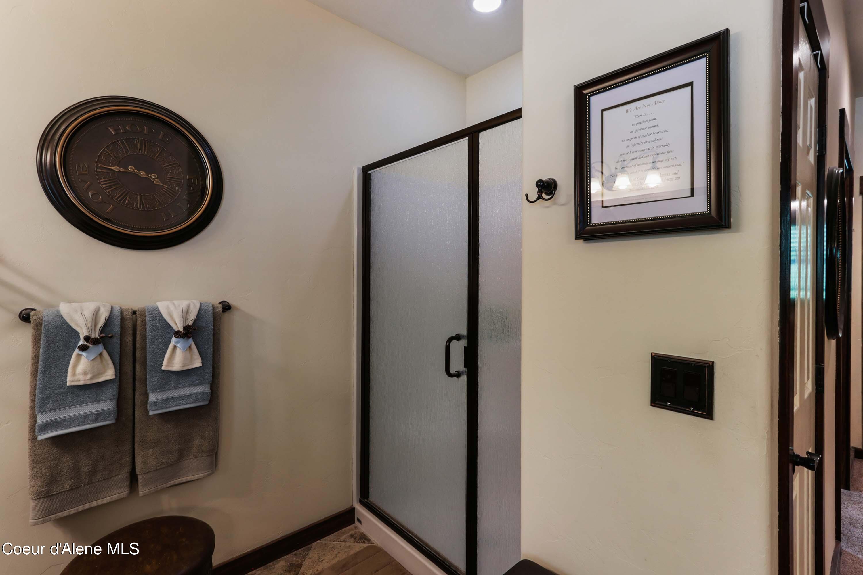 518 High Road Sandpoint, ID 83864 - Photo 28 of 57 Master bath