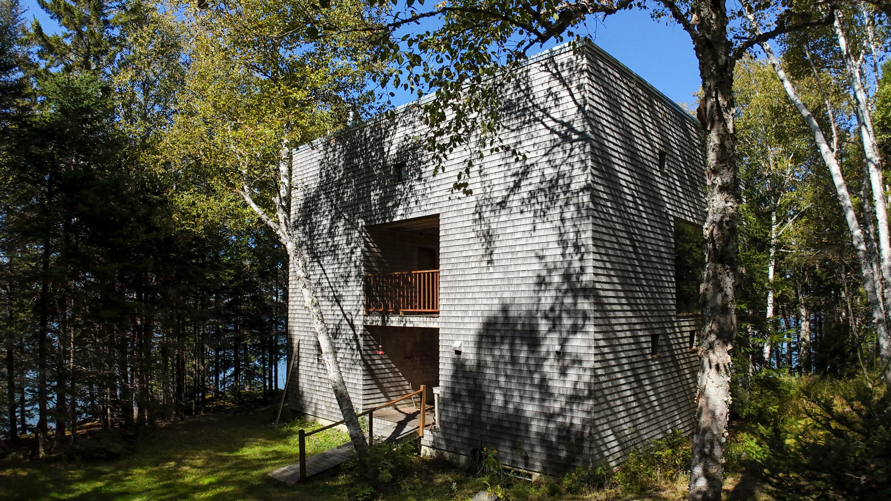 85 E SIDE RD EXTERIOR (57)