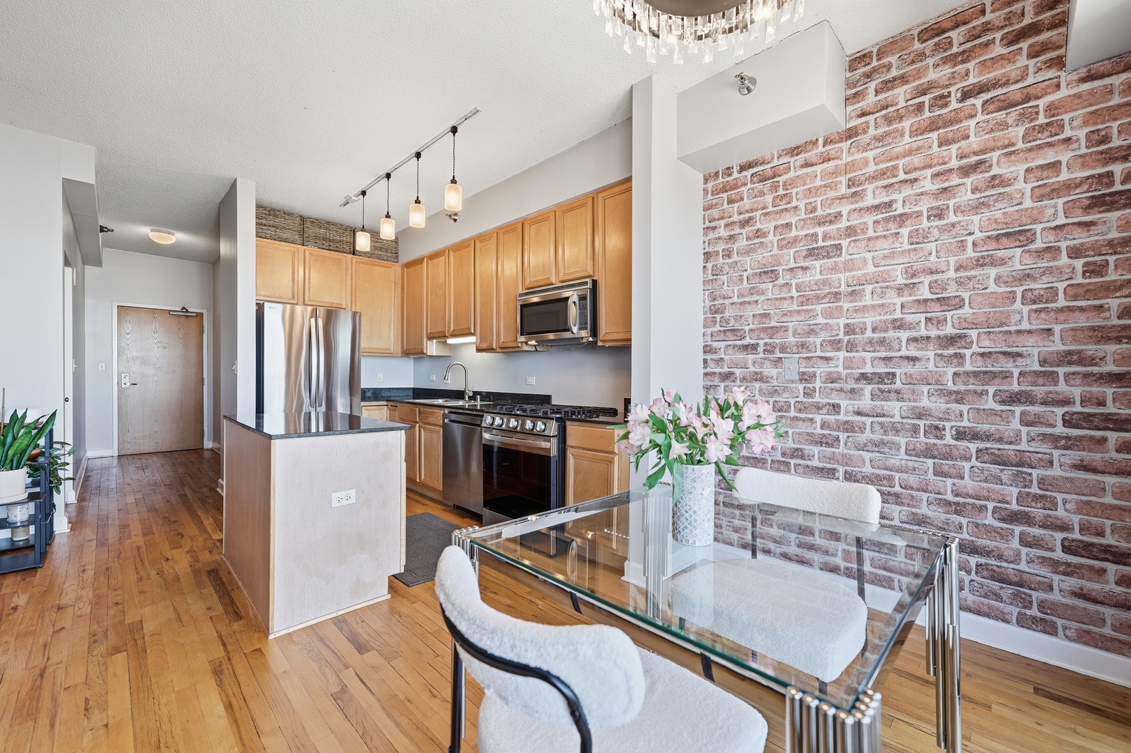 41 East 8th Street, Unit 2905 Chicago, IL 60605 - Photo 4 of 26
