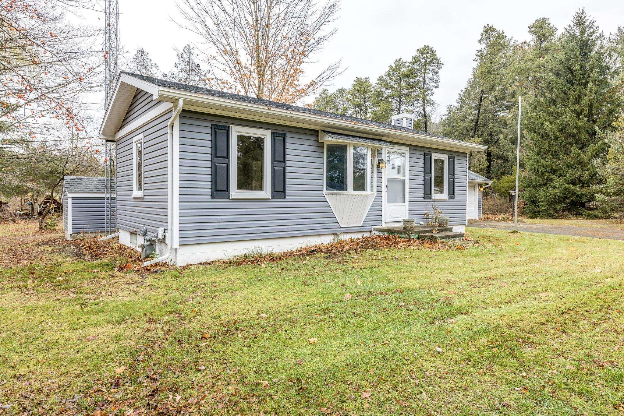 7340 Hawthorne Road Lexington, MI 48450 - Photo 4 of 32