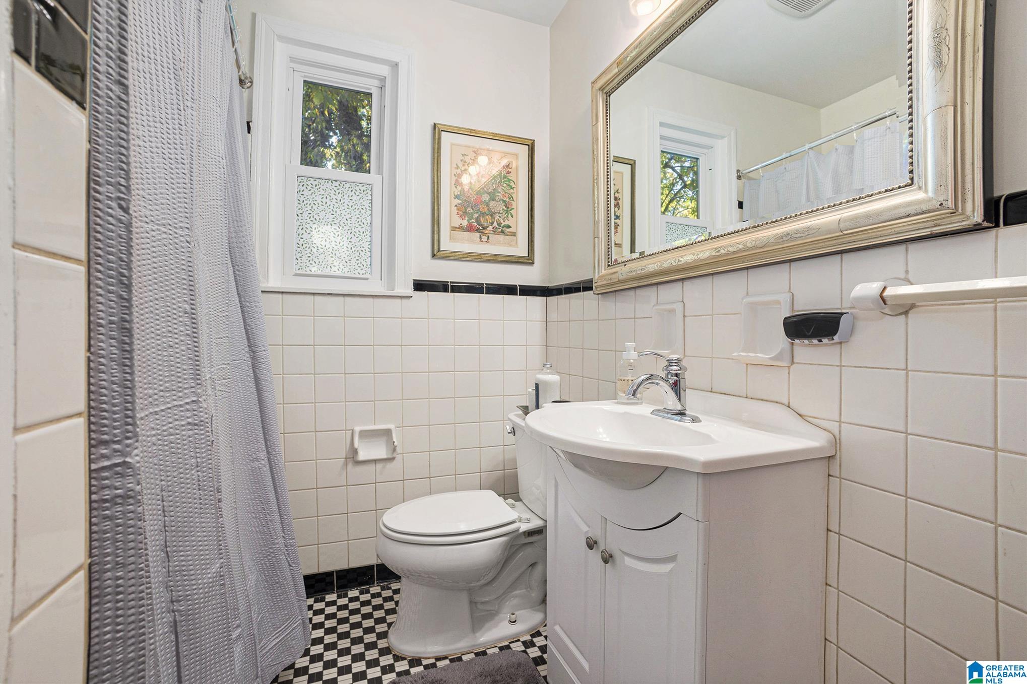 1509 Valley View Drive Birmingham, AL 35209 - Photo 10 of 32