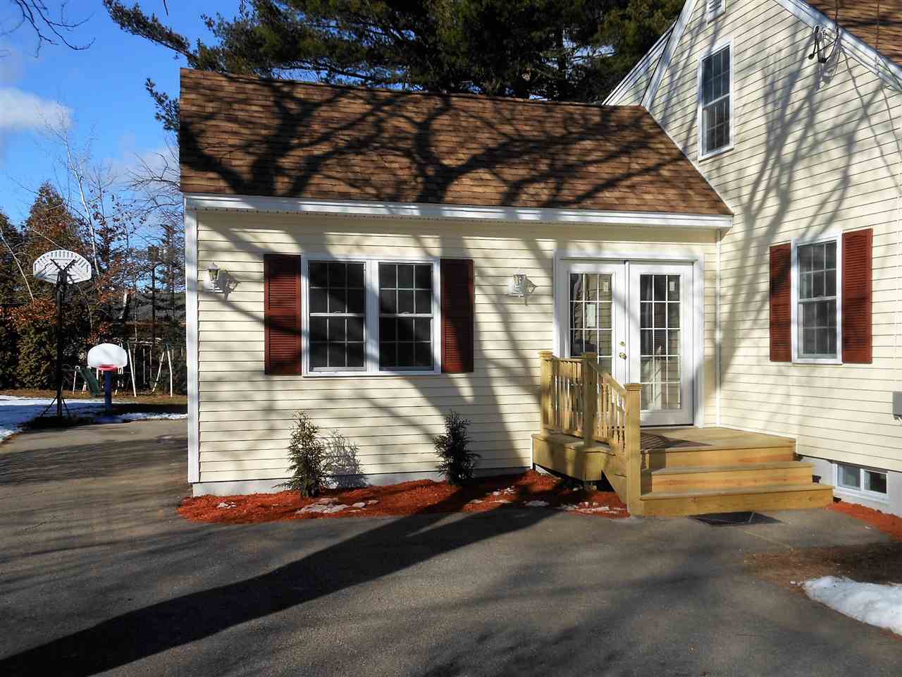 2 Claire Street Rochester, NH 03867 - Photo 22 of 34