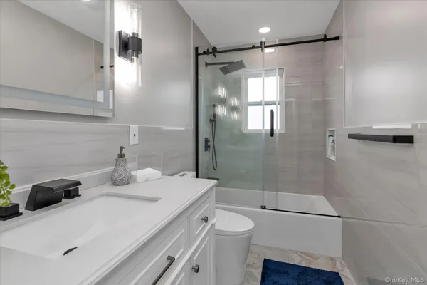 $799,000 | 7 Willowbrook Lane, Freeport, NY 11520