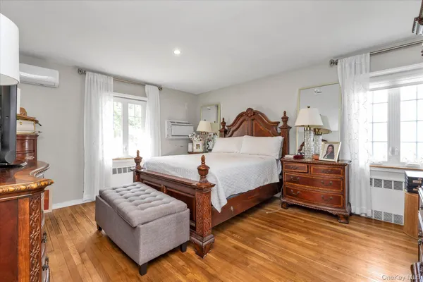 $799,000 | 7 Willowbrook Lane, Freeport, NY 11520