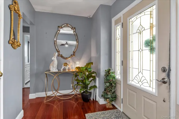 $799,000 | 7 Willowbrook Lane, Freeport, NY 11520