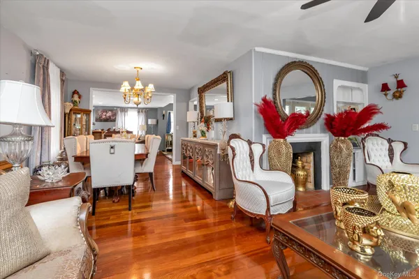 $799,000 | 7 Willowbrook Lane, Freeport, NY 11520