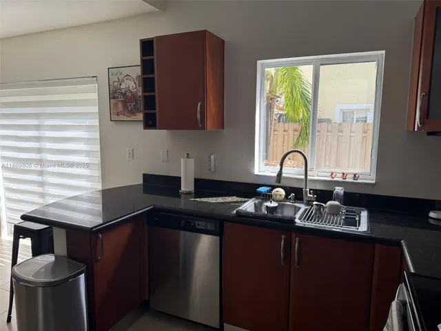 $2,500 | 7458 Northwest 179th Terrace, Unit 7458, Hialeah, FL 33015