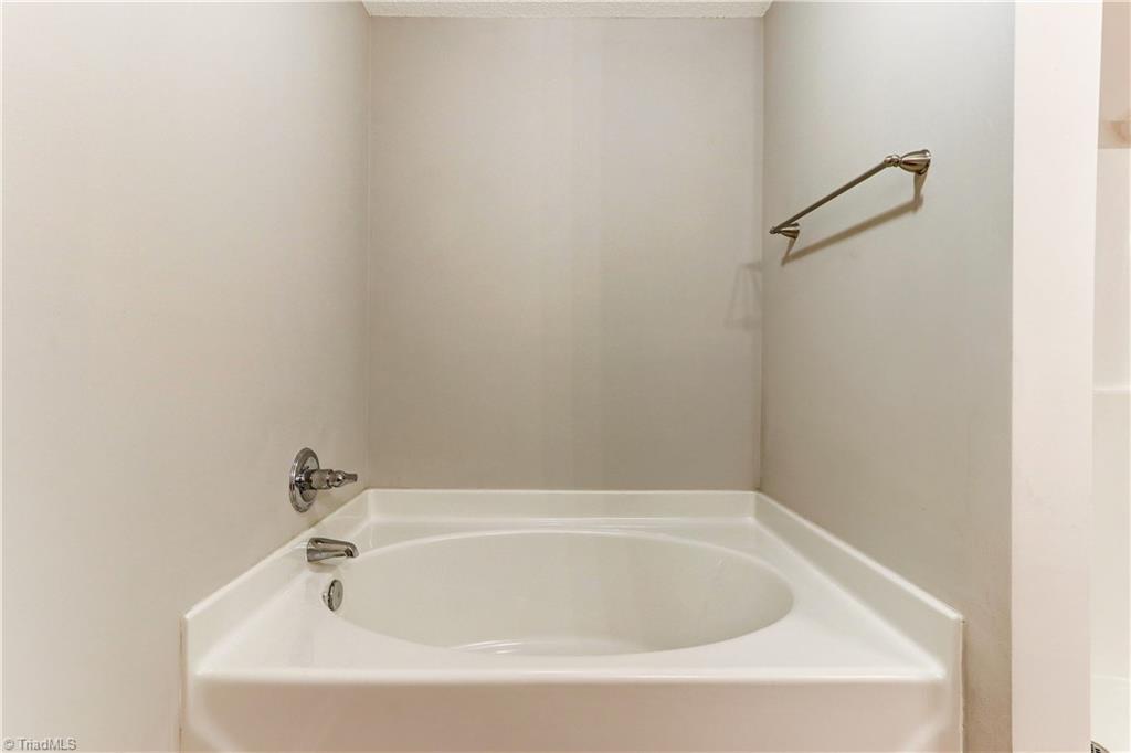 2912 WaterStone Loop High Point, NC 27265 - Photo 14 of 24 Master Bath Tub