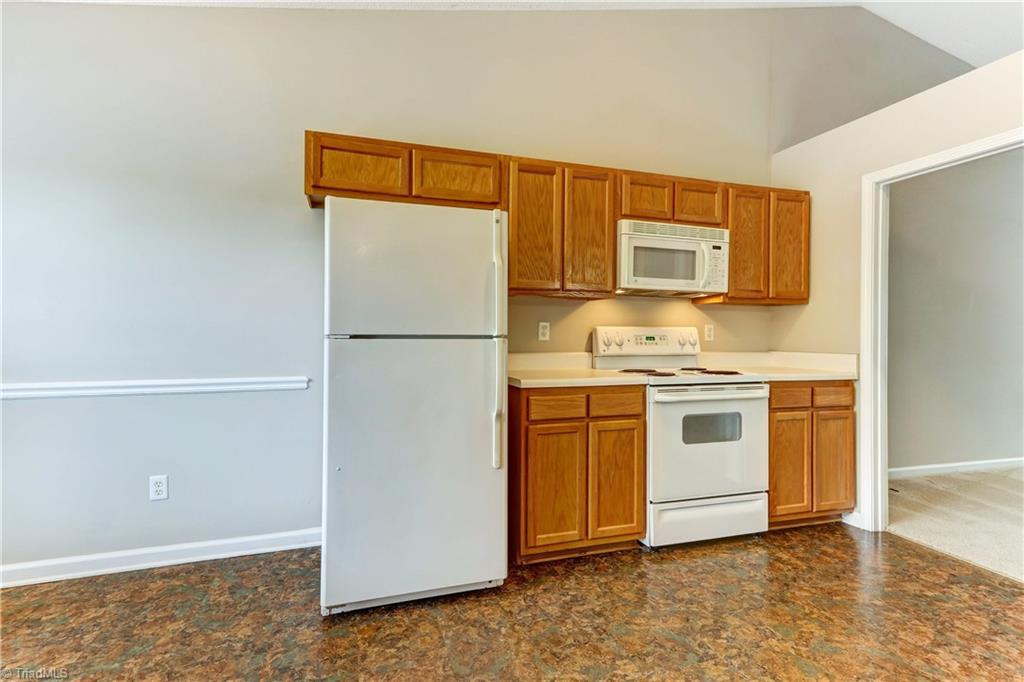 2912 WaterStone Loop High Point, NC 27265 - Photo 7 of 24 Kitchen