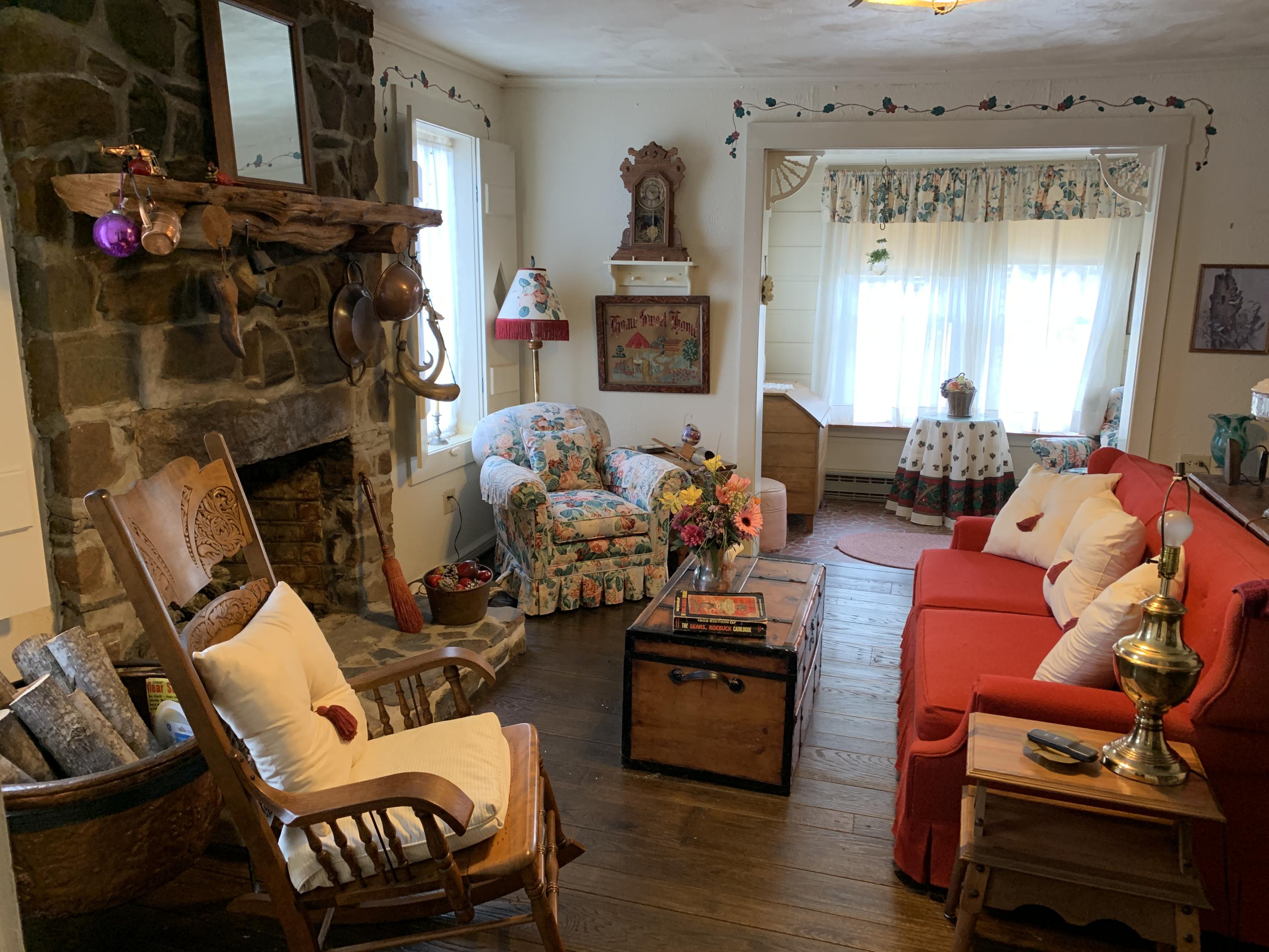 1100 Knob Church Road Henry, VA 24102 - Photo 28 of 40 22 Family Room