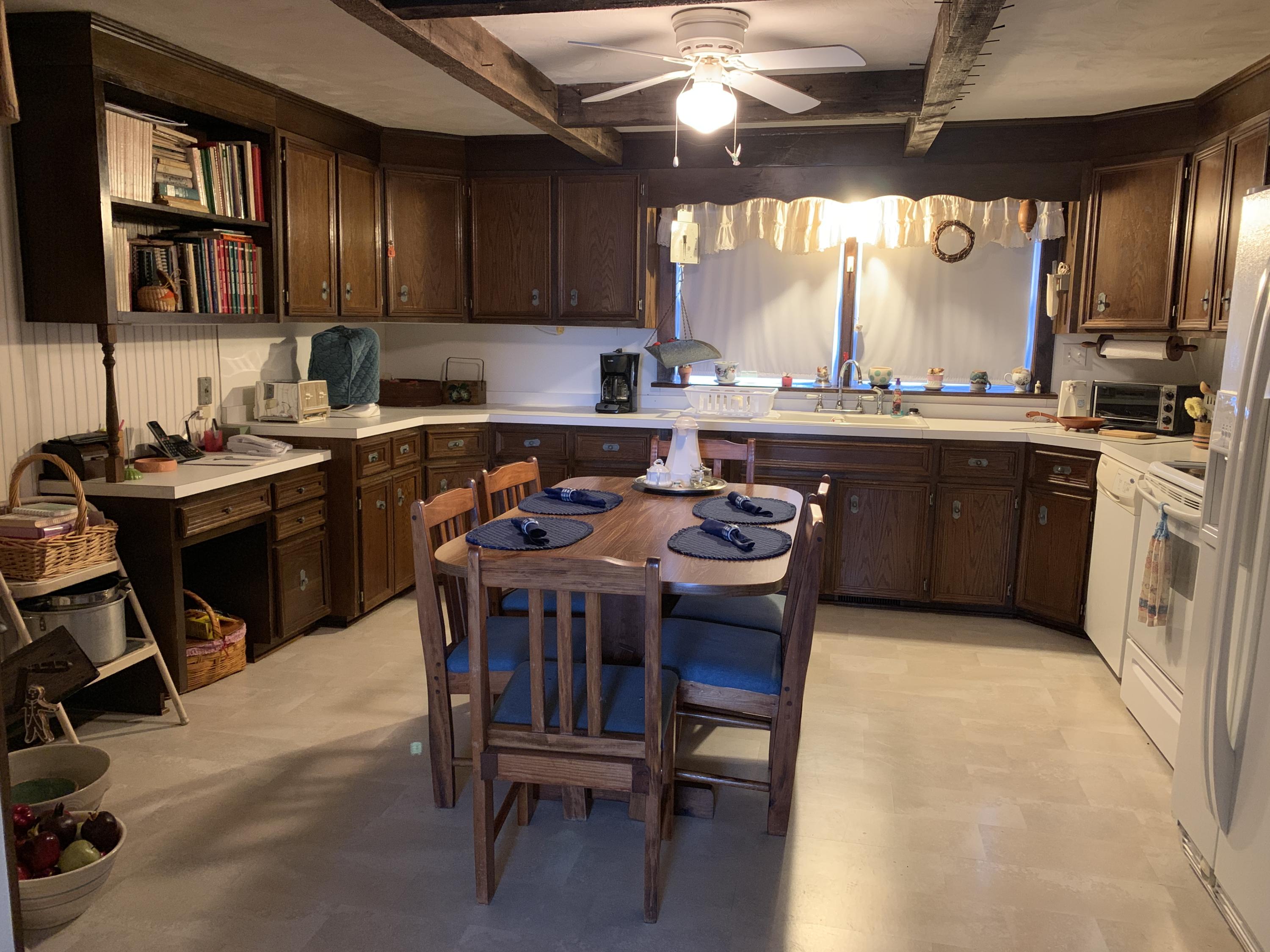 1100 Knob Church Road Henry, VA 24102 - Photo 4 of 40 5 Kitchen