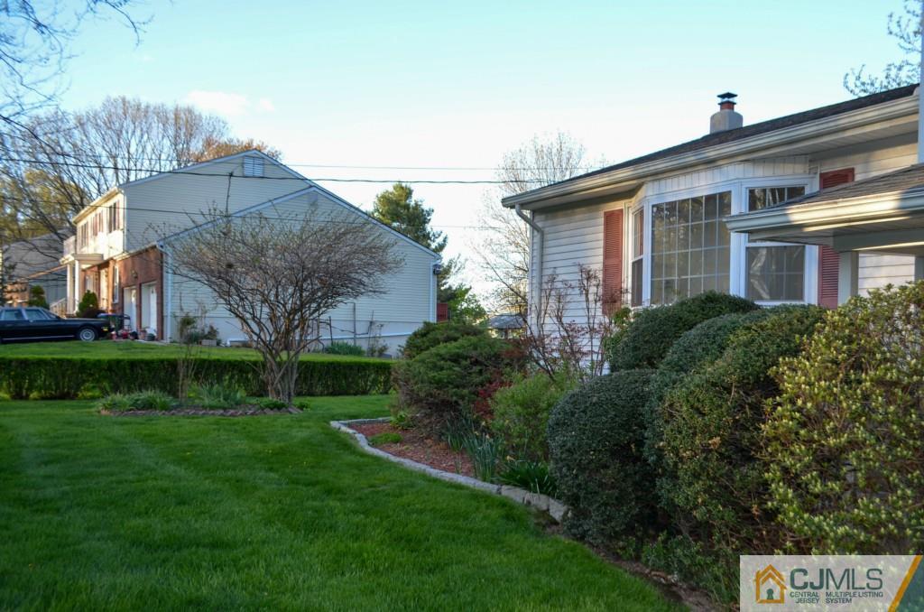 8 Sherwood Road Edison, NJ 08820 - Photo 14 of 22 Gallery Image 14