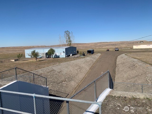 50342 Brown Road Sprague, WA 99032 - Photo 4 of 40