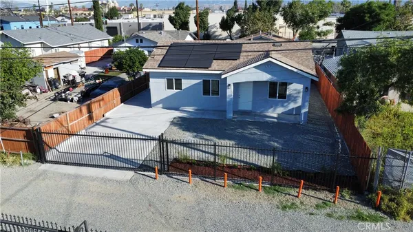 $2,100 | 1081 West Rialto Avenue, San Bernardino, CA 92410