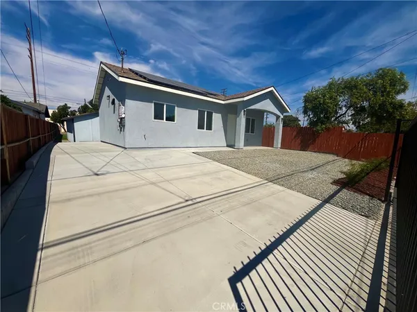 $2,100 | 1081 West Rialto Avenue, San Bernardino, CA 92410