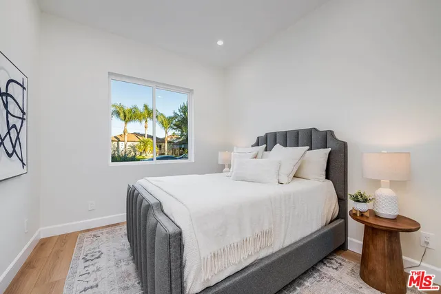 $2,700,000 | 421 North Catalina Street, Burbank, CA 91505