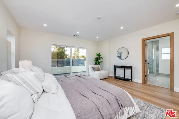 $2,700,000 | 421 North Catalina Street, Burbank, CA 91505