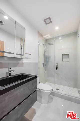 $2,700,000 | 421 North Catalina Street, Burbank, CA 91505