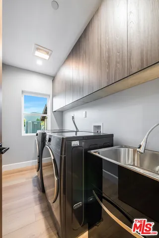 $2,700,000 | 421 North Catalina Street, Burbank, CA 91505