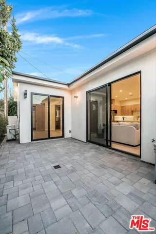 $2,700,000 | 421 North Catalina Street, Burbank, CA 91505