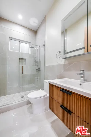 $2,700,000 | 421 North Catalina Street, Burbank, CA 91505