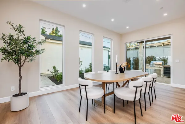 $2,700,000 | 421 North Catalina Street, Burbank, CA 91505