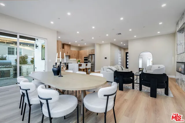 $2,700,000 | 421 North Catalina Street, Burbank, CA 91505