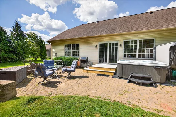 $474,900 | 4424 Harbor Village Drive, Omro, WI 54963