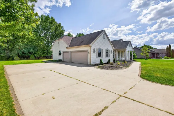 $474,900 | 4424 Harbor Village Drive, Omro, WI 54963