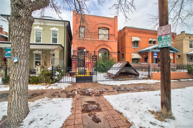 a view of multiple house